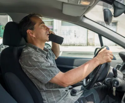 Le téléphone au volant : le résultat d’une addiction ?